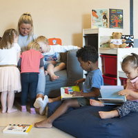 Voorlezen in de bieb — familie-kids in Bussum